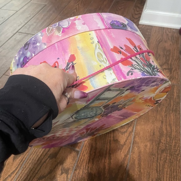 Decorative Large Storage Hatbox - Picture 4 of 6